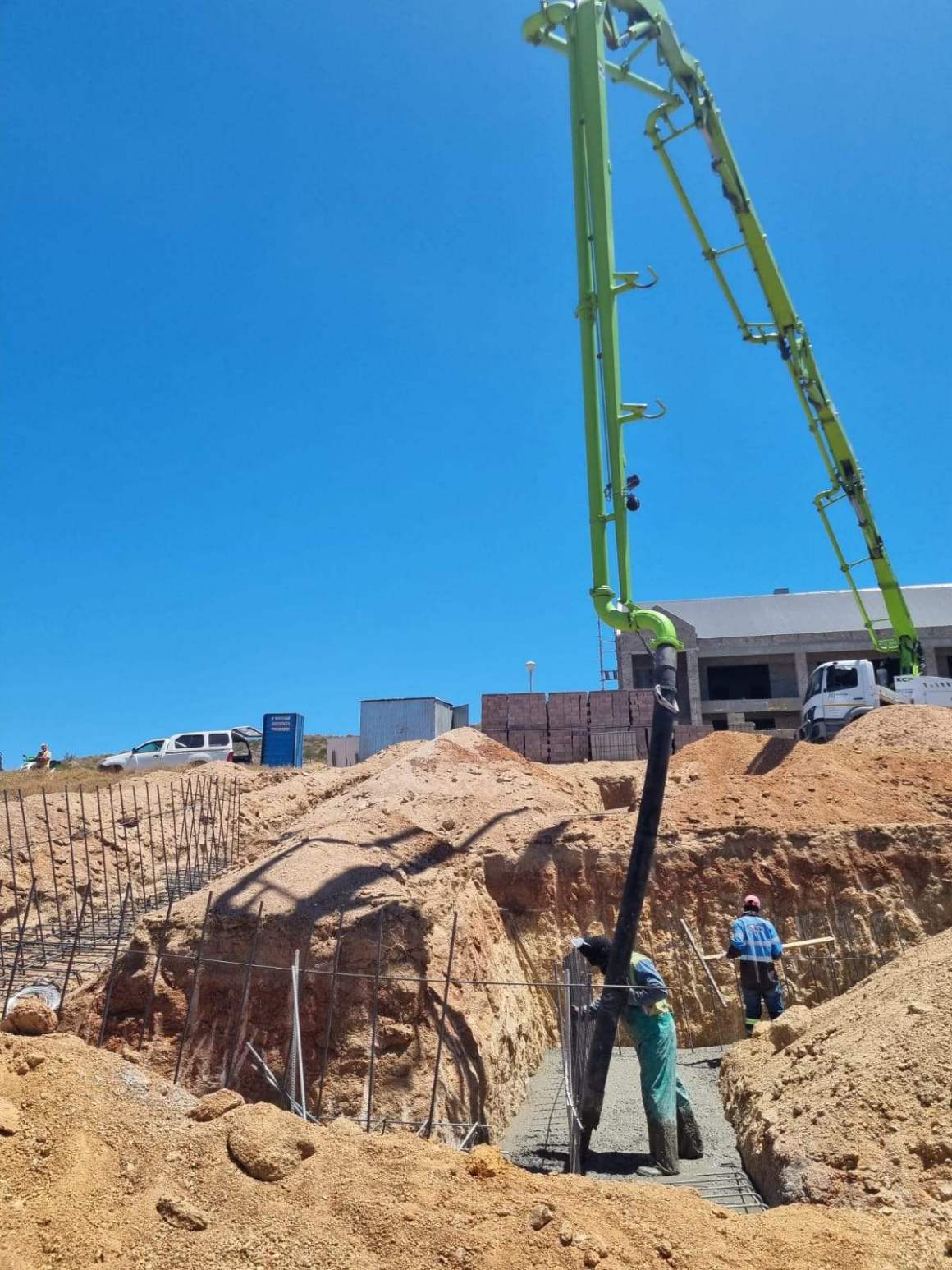 concrete pouring rebar site
